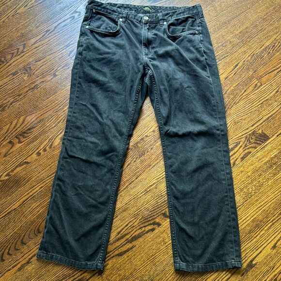 Tommy Bahama Authentic fit straight leg washed black 5-pocket jeans. 38 x 34 - Picture 2 of 7